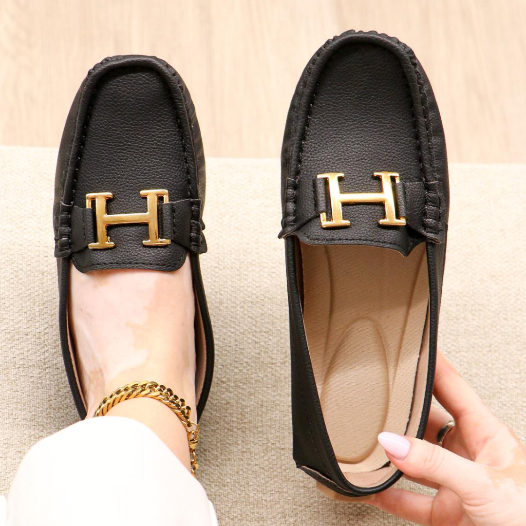 Mocasines de cuero con herraje metálico – Elegancia casual para dama