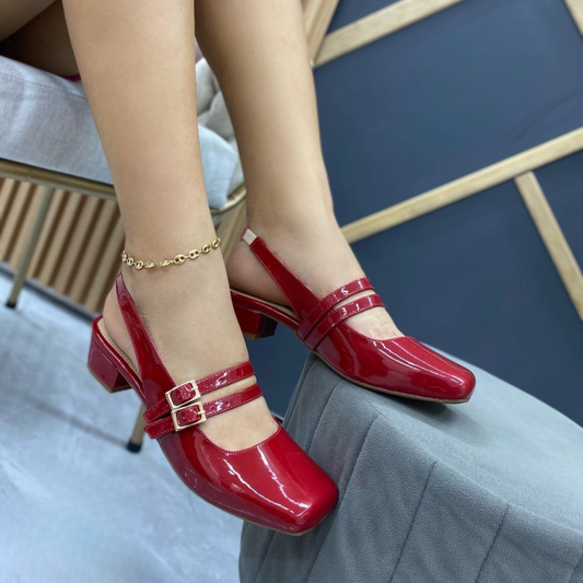 Tacones bajos Mary Jane en charol con doble tira - Estilo vintage con hebillas doradas