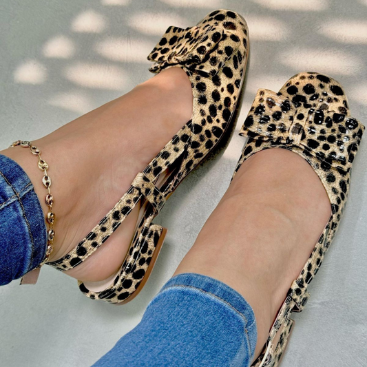 Slingback de Charol con Moño Cuadrado Elegante – Estilo Coqueto