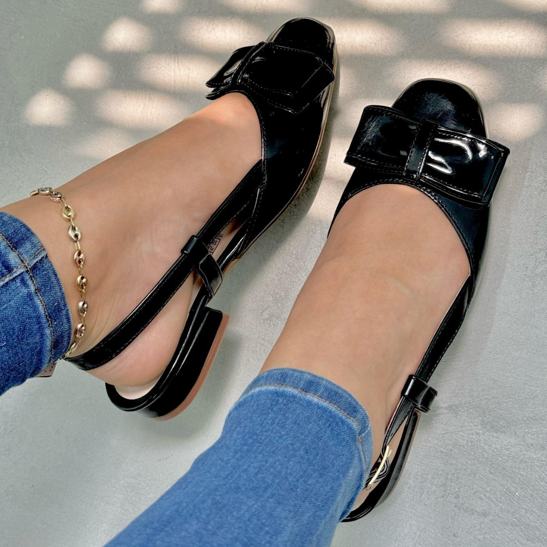 Slingback de Charol con Moño Cuadrado Elegante – Estilo Coqueto