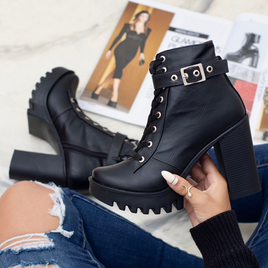 Botines radicales de plataforma con correa