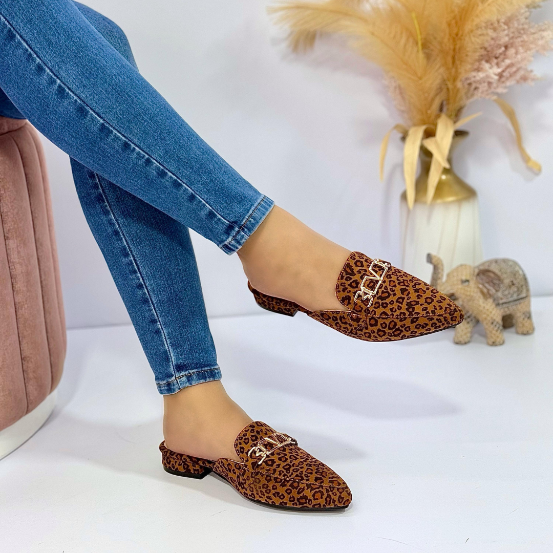 Flats destalonados en textil con detalle metálico – Elegantes y cómodos para dama