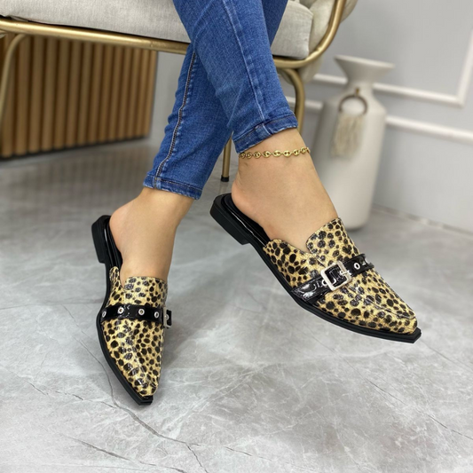 Mules Leopard Print con Hebilla – Estilo casual atrevido