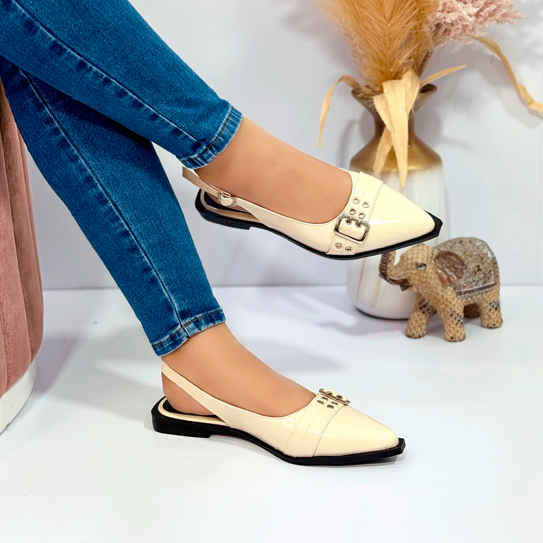Balerinas Slingback Punta Fina con Hebilla en Charol