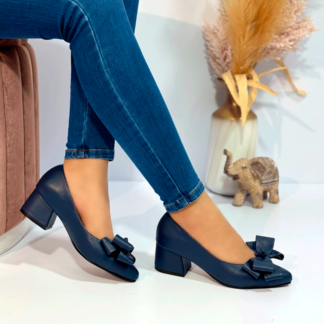Tacones Bajos con Lazo Elegante – Estilo Audrey