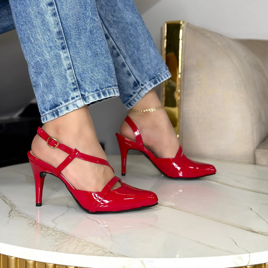Tacones Slingback de Charol con Broche Lateral y Punta Fina