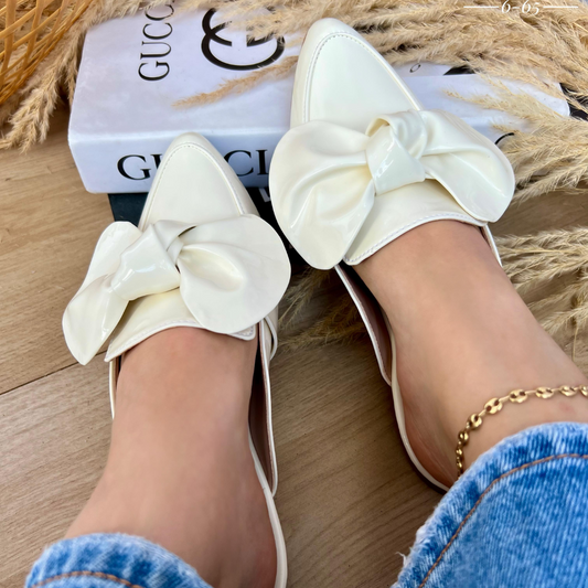 Flats en charol con lazo elegante – Estilo femenino y sofisticado