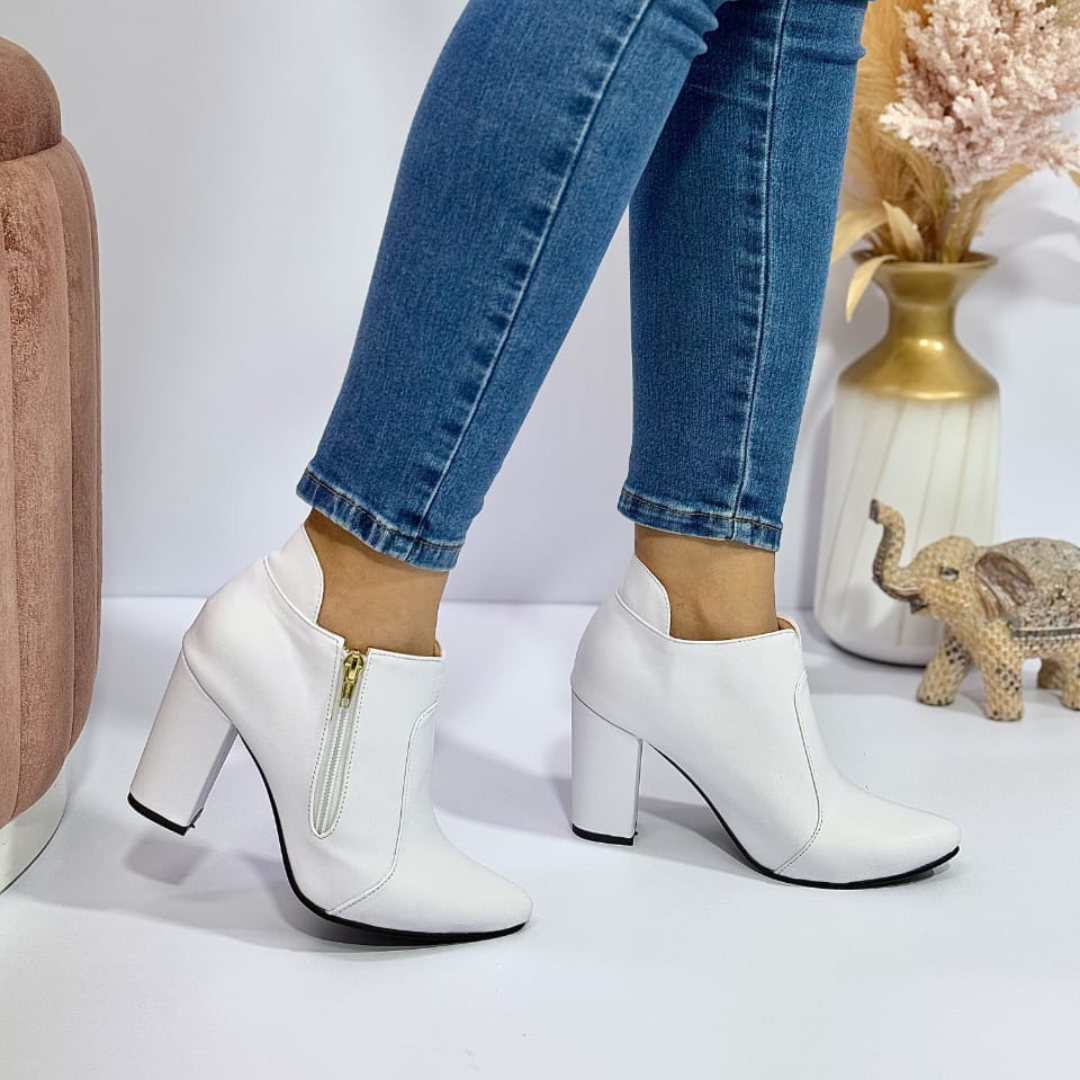 Botines de Tacón Grueso Mujer – Punta Fina y Cremallera Lateral | Elegancia Casual
