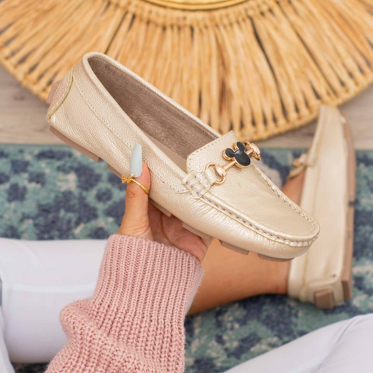 Mocasines casuales en cuero sintético con aplique decorativo – Estilo urbano femenino