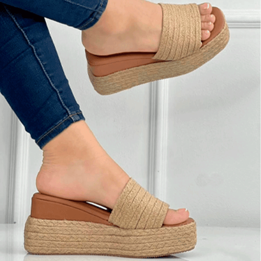 Sandalias slides boho en yute con plataforma y suela corrida