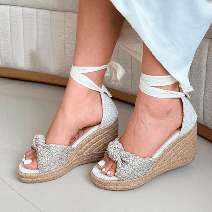 Sandalias de cuña con cintas Brisa – Glitter, altura cómoda y estilo boho