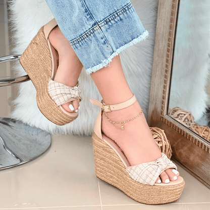 Sandalias plataforma nude en yute con bolso a juego estilo tweed